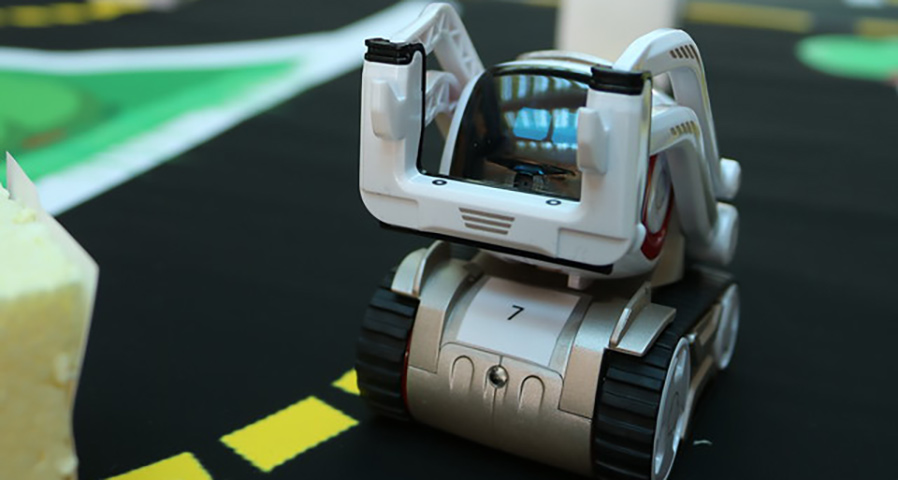 The new Mindcraft robot, Cozmo