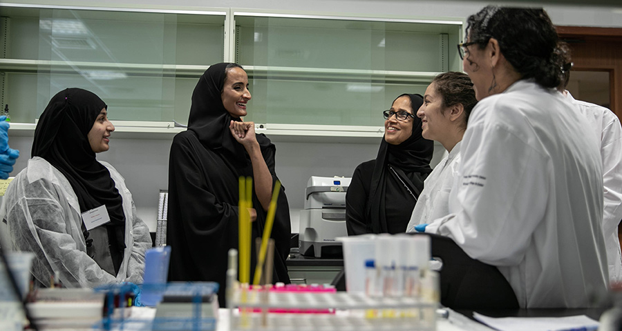 H.E. Sheikha Hind visits Experience CMU-Q Biological Sciences