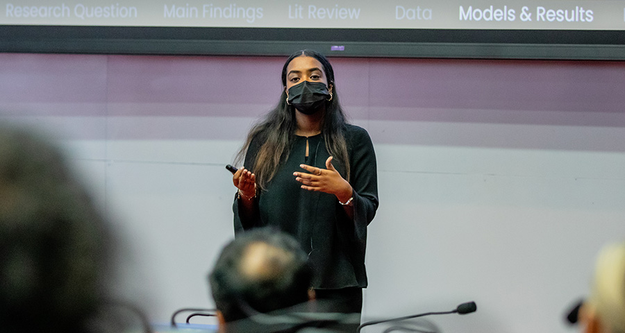 Nour Mohamed presents her senior honors thesis.