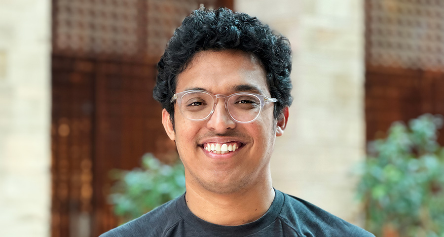Sabih Bin Wasi graduated from CMU-Q with a degree in computer science in 2016.