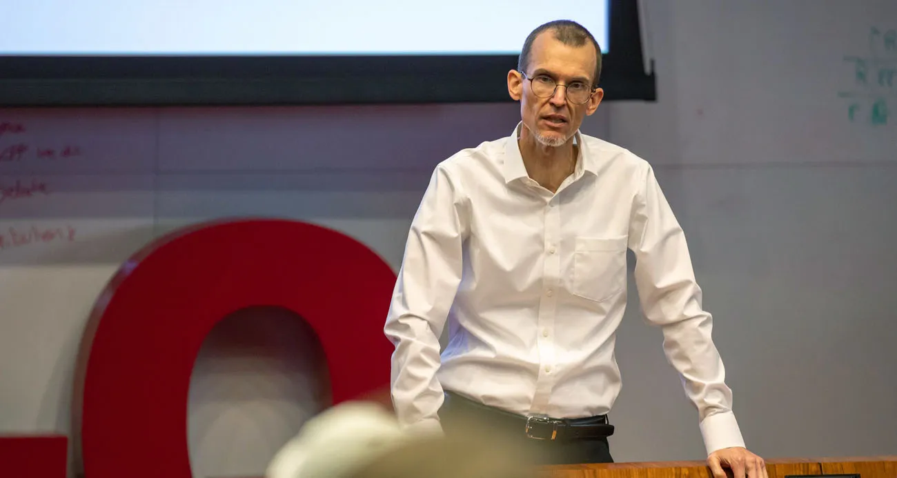 Dudley Reynolds co-edits new volume on reshaping power in the multilingual classroom